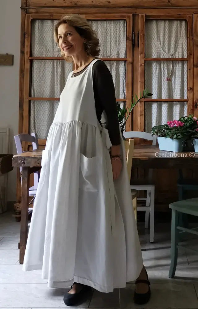 Grembiule in lino con monogramma EM ad intaglio (Ref. 148) grembiule donna in tessuto antico