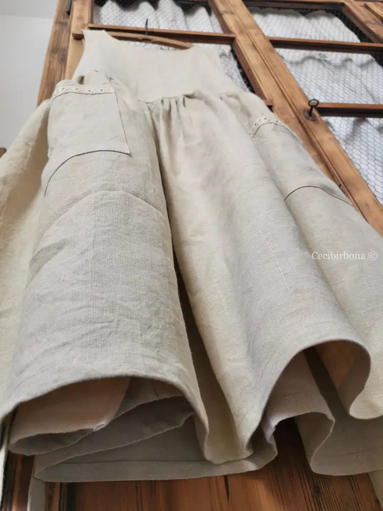 Grembiule in lino francese antico con tasche con passamaneria all’uncinetto (Ref. 07) grembiule donna in tessuto antico