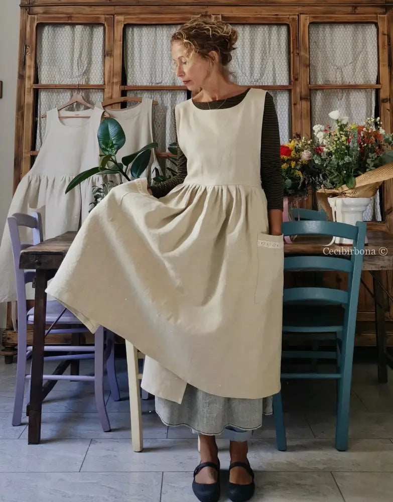 Grembiule in lino francese antico con tasche con passamaneria all’uncinetto (Ref. 07) grembiule donna in tessuto antico