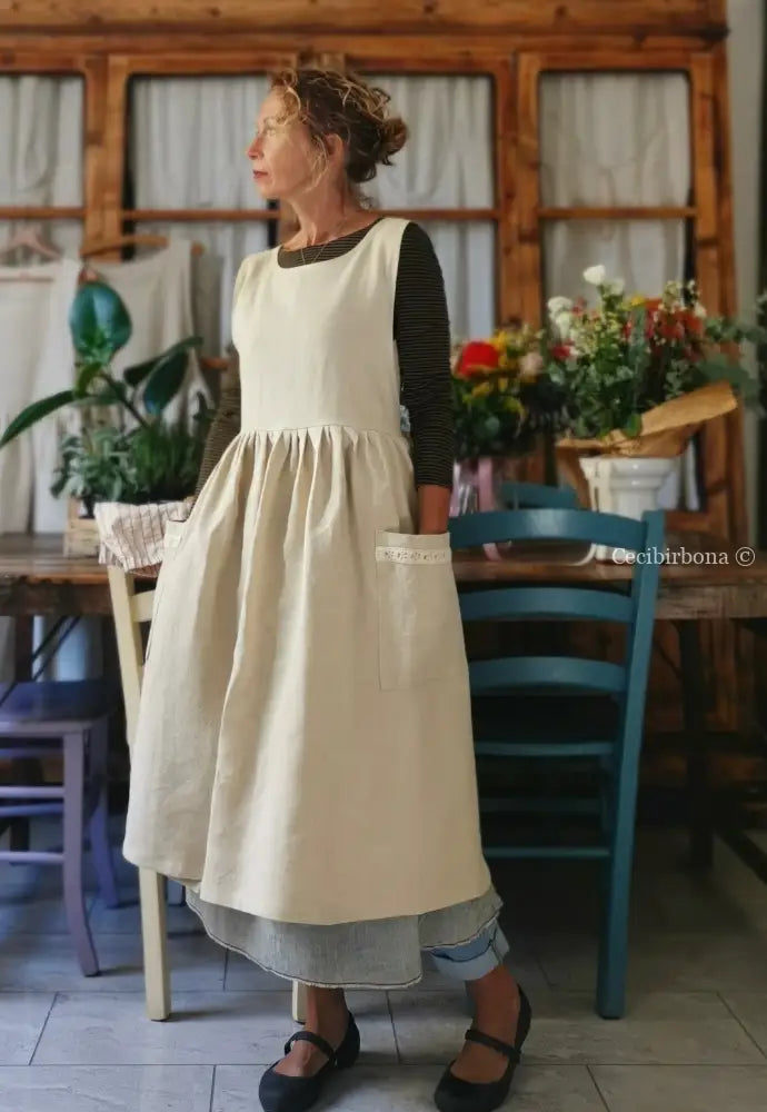 Grembiule in lino francese antico con tasche con passamaneria all’uncinetto (Ref. 07) grembiule donna in tessuto antico