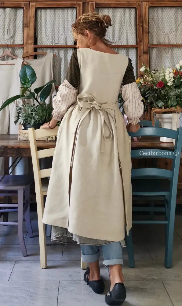 Grembiule in lino francese antico con tasche con passamaneria all’uncinetto (Ref. 07) grembiule donna in tessuto antico