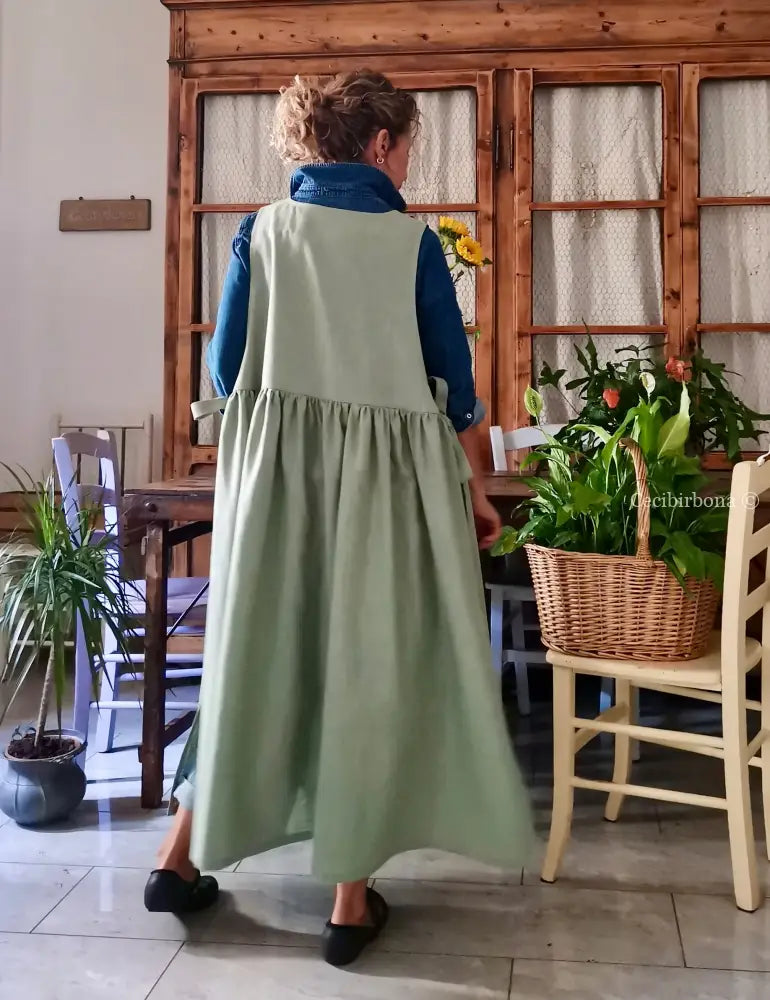 Grembiule in lino lavato verde antico (Ref. 525) - grembiule donna tessuti moderni
