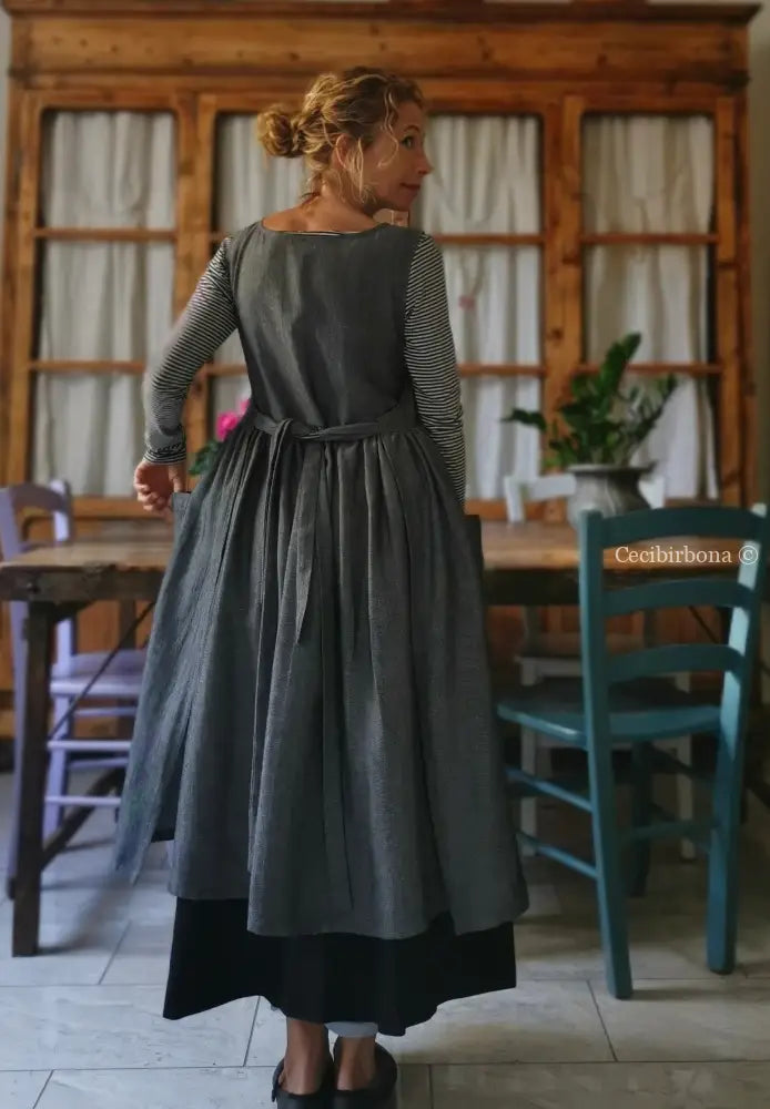 Grembiule in lino spigato grigio scuro con tasche (Ref. 71) grembiule donna tessuti moderni