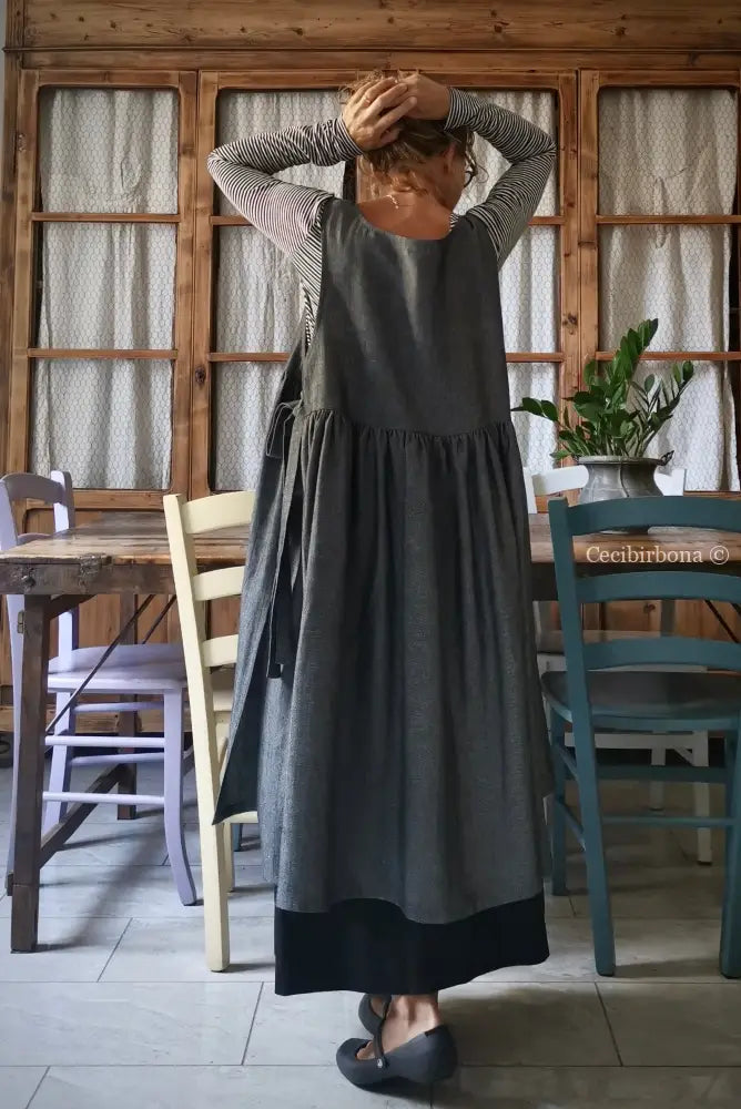 Grembiule in lino spigato grigio scuro con tasche (Ref. 71) grembiule donna tessuti moderni