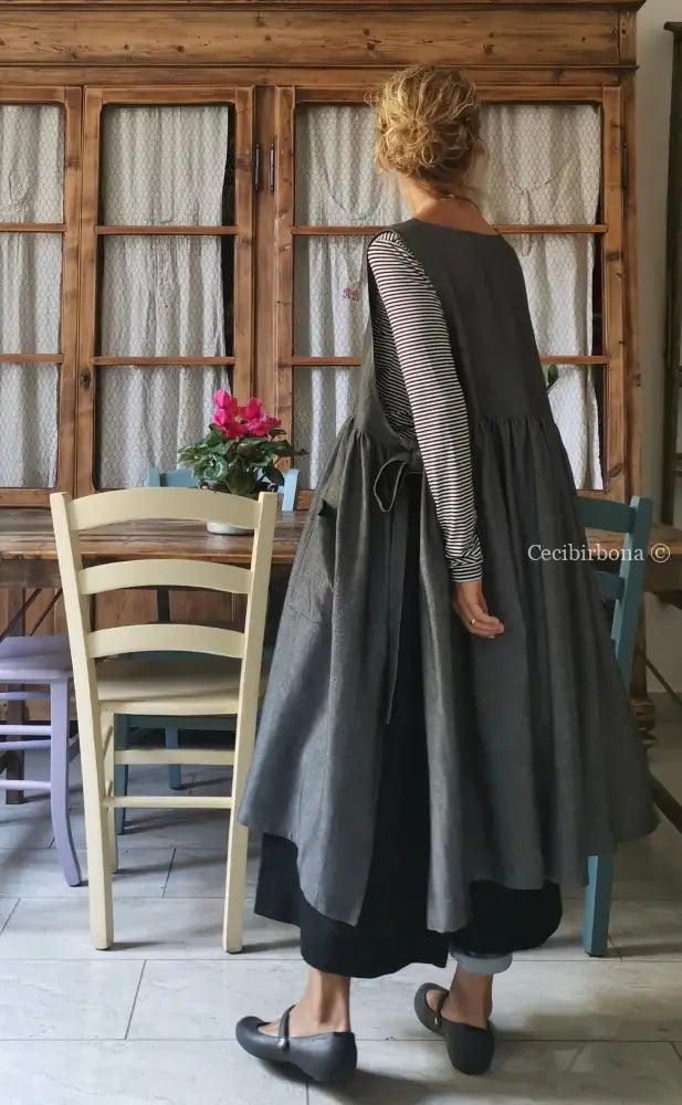 Grembiule in lino spigato grigio scuro con tasche (Ref. 71) grembiule donna tessuti moderni