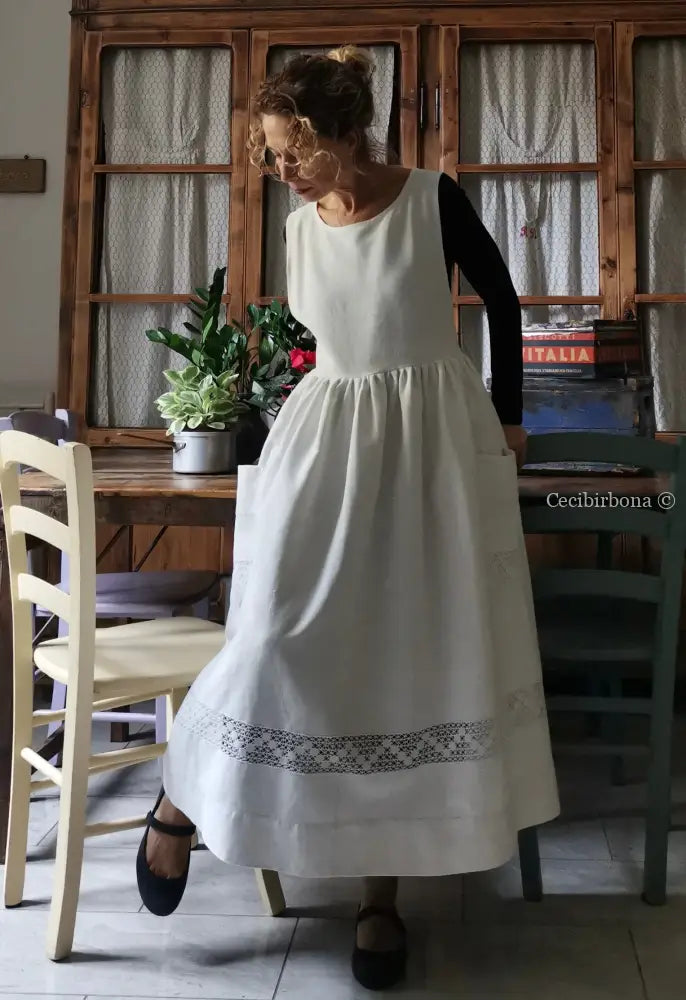 Grembiule in lino vintage con tramezzo all’uncinetto (Ref. 128) grembiule donna in tessuto antico