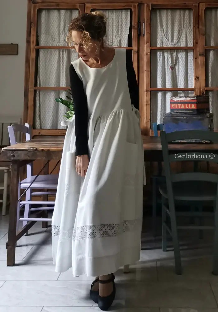 Grembiule in lino vintage con tramezzo all’uncinetto (Ref. 128) grembiule donna in tessuto antico