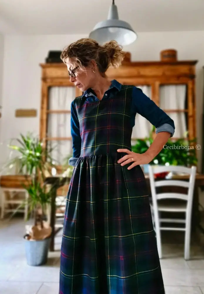 Grembiule in pura lana tartan blu verde e rosso (Ref. 421) grembiule donna tessuti moderni