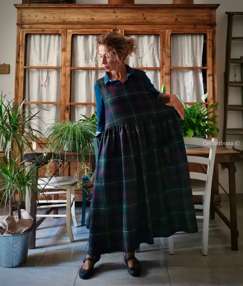 Grembiule in pura lana tartan blu verde e rosso (Ref. 421) grembiule donna tessuti moderni