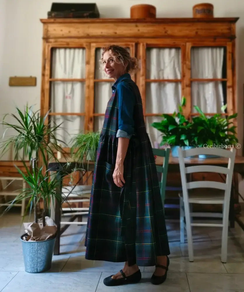Grembiule in pura lana tartan blu verde e rosso (Ref. 421) grembiule donna tessuti moderni