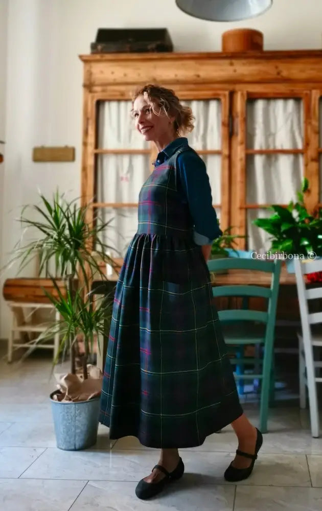 Grembiule in pura lana tartan blu verde e rosso (Ref. 421) grembiule donna tessuti moderni