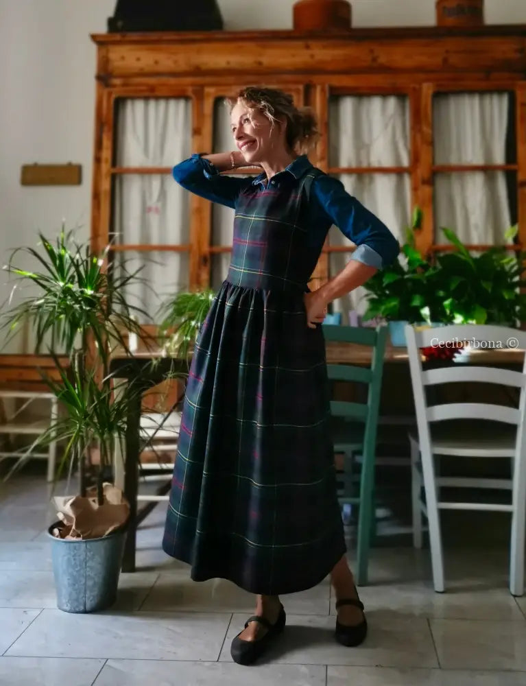 Grembiule in pura lana tartan blu verde e rosso (Ref. 421) grembiule donna tessuti moderni