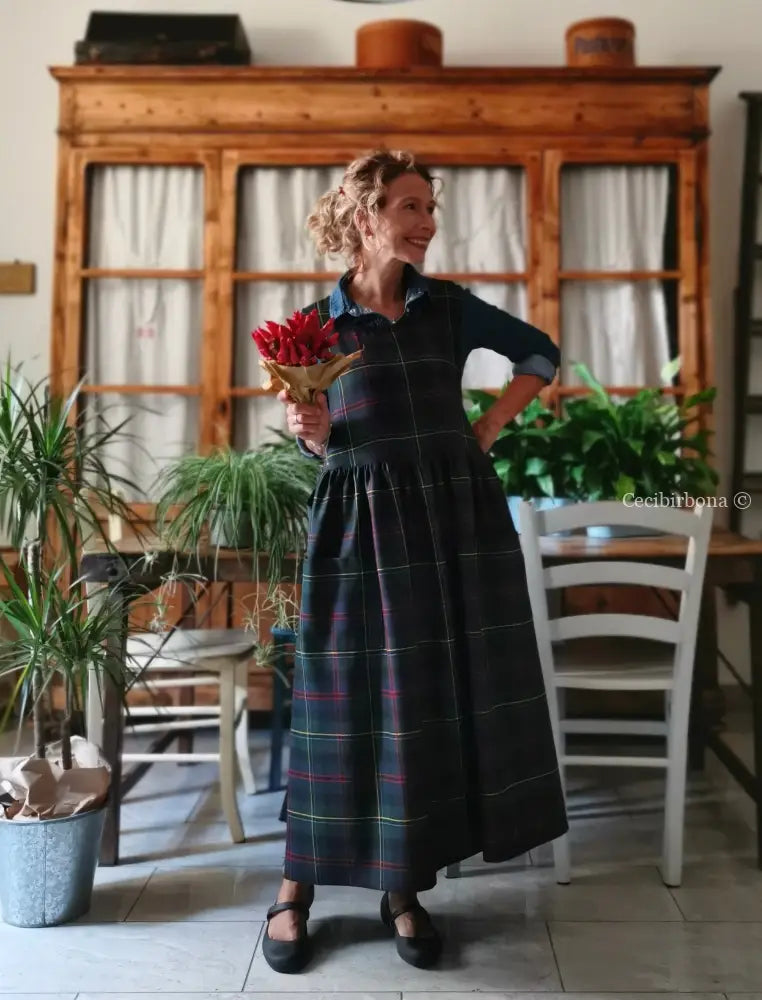Grembiule in pura lana tartan blu verde e rosso (Ref. 421) grembiule donna tessuti moderni