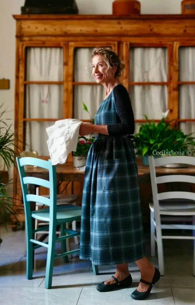 Grembiule in pura lana tartan grigia e azzurro (Ref. 416) grembiule donna tessuti moderni