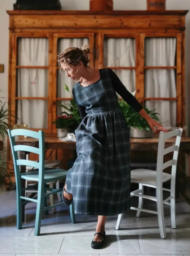 Grembiule in pura lana tartan grigia e azzurro (Ref. 416) grembiule donna tessuti moderni