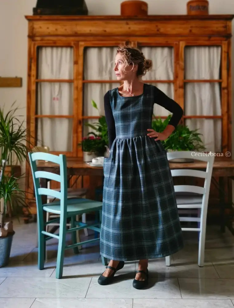 Grembiule in pura lana tartan grigia e azzurro (Ref. 416) grembiule donna tessuti moderni