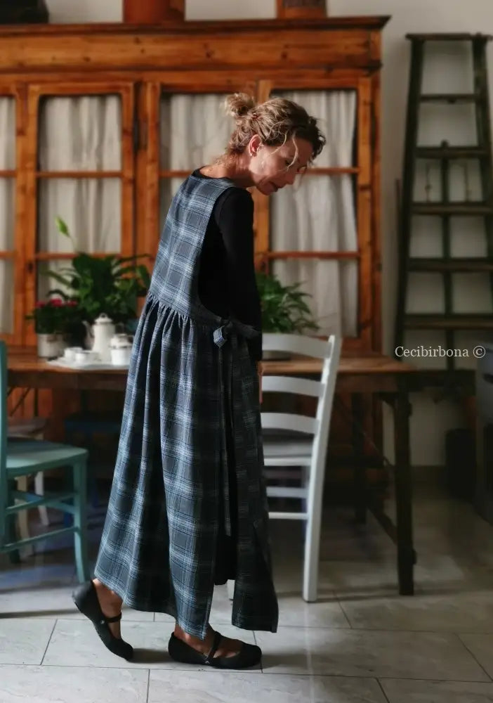 Grembiule in pura lana tartan grigia e azzurro (Ref. 416) grembiule donna tessuti moderni