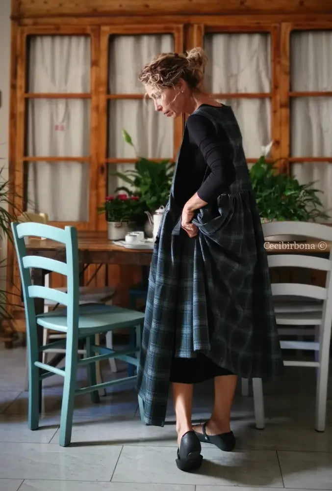 Grembiule in pura lana tartan grigia e azzurro (Ref. 416) grembiule donna tessuti moderni