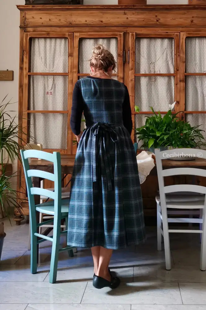 Grembiule in pura lana tartan grigia e azzurro (Ref. 416) grembiule donna tessuti moderni