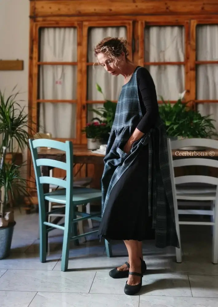 Grembiule in pura lana tartan grigia e azzurro (Ref. 416) grembiule donna tessuti moderni