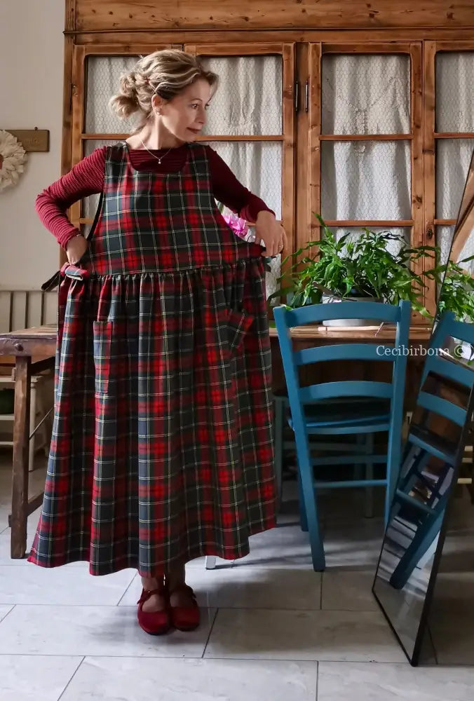 Grembiule in pura lana tartan grigia e rossa (Ref. 455) grembiule donna tessuti moderni