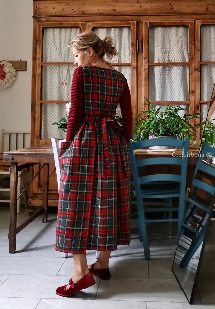 Grembiule in pura lana tartan grigia e rossa (Ref. 455) grembiule donna tessuti moderni
