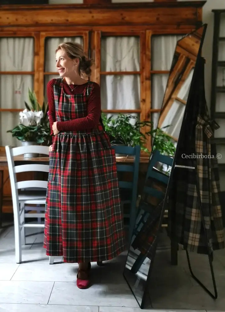 Grembiule in pura lana tartan grigia e rossa (Ref. 455) grembiule donna tessuti moderni