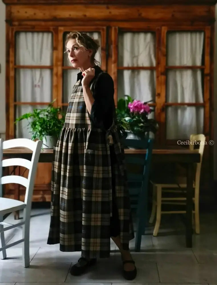 Grembiule in pura lana tartan marrone e beige (Rif. 454) grembiule donna tessuti moderni
