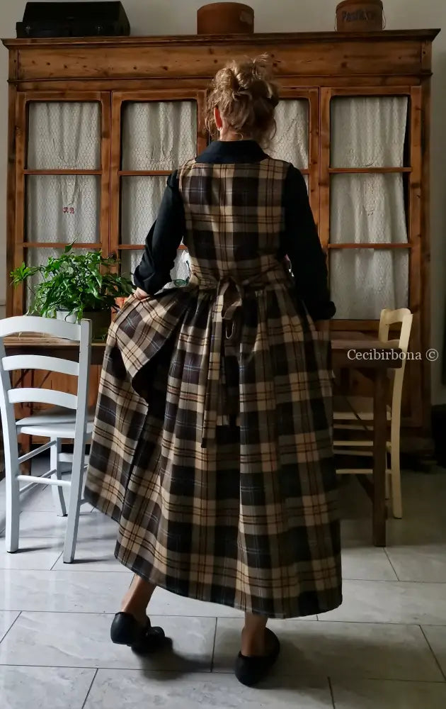 Grembiule in pura lana tartan marrone e beige (Rif. 454) grembiule donna tessuti moderni