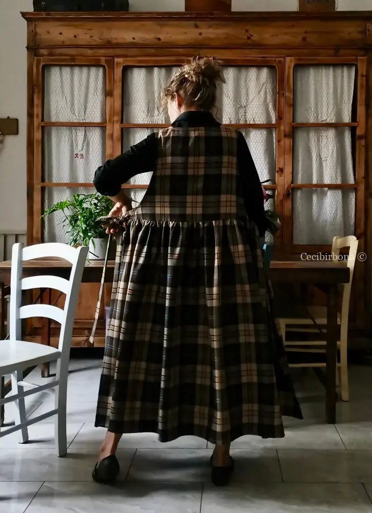 Grembiule in pura lana tartan marrone e beige (Rif. 454) grembiule donna tessuti moderni