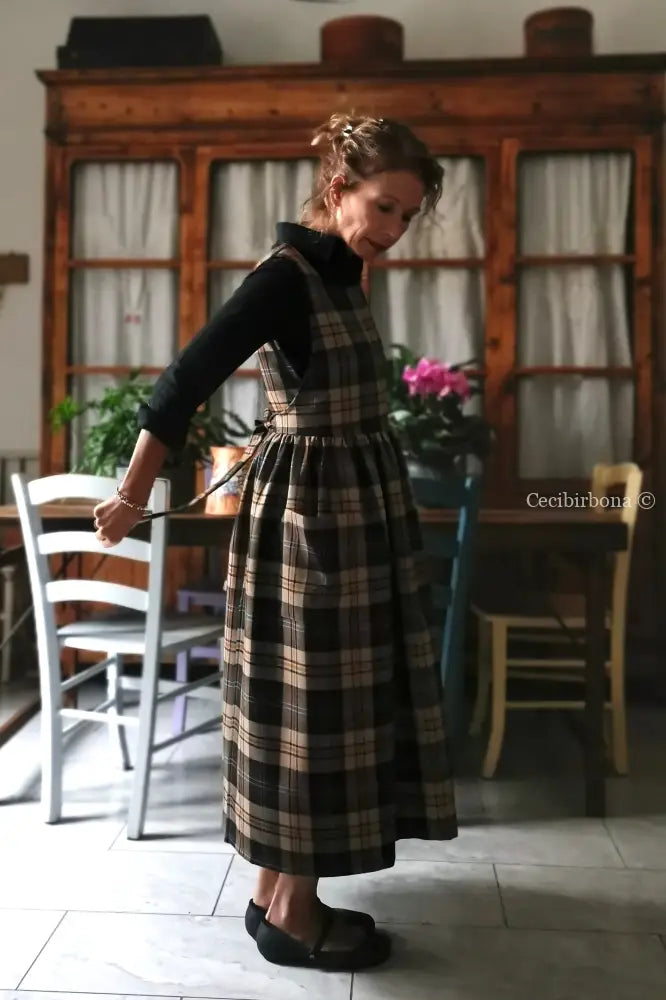 Grembiule in pura lana tartan marrone e beige (Rif. 454) grembiule donna tessuti moderni