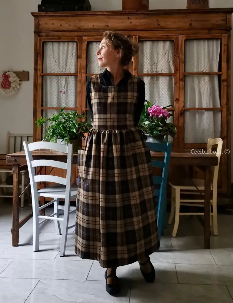 Grembiule in pura lana tartan marrone e beige (Rif. 454) grembiule donna tessuti moderni