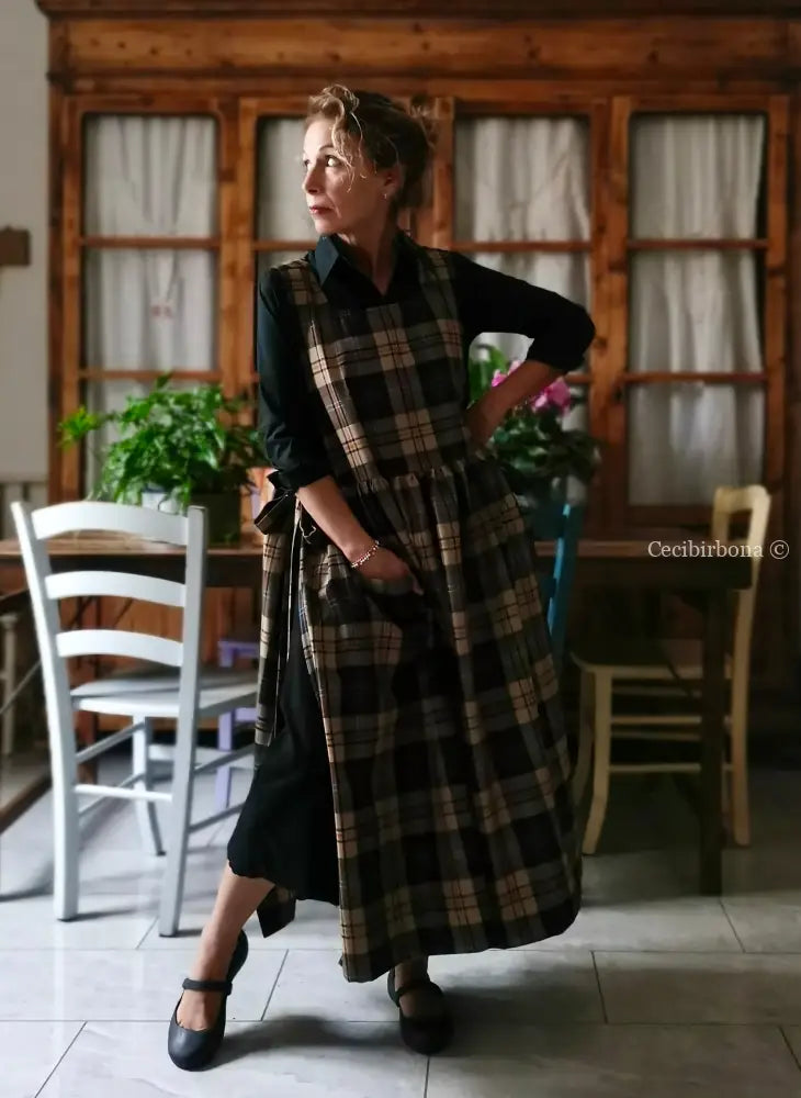 Grembiule in pura lana tartan marrone e beige (Rif. 454) grembiule donna tessuti moderni
