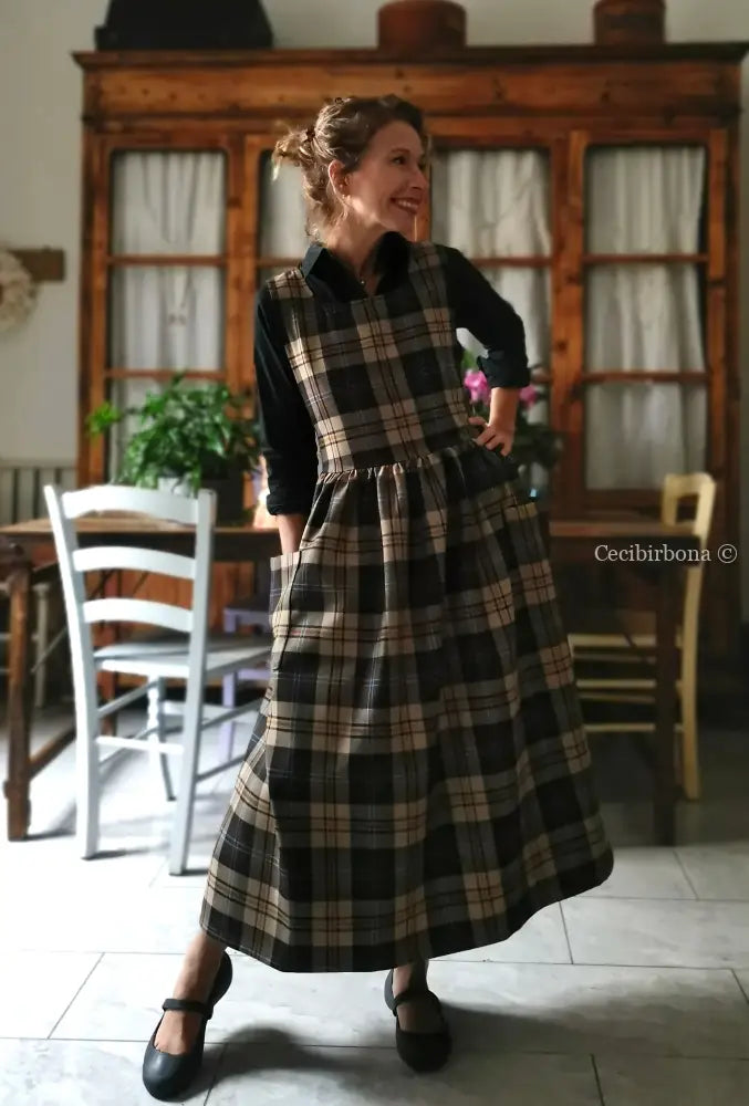 Grembiule in pura lana tartan marrone e beige (Rif. 454) grembiule donna tessuti moderni