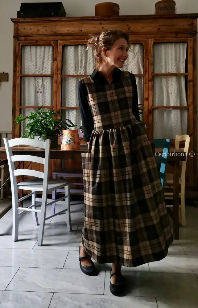Grembiule in pura lana tartan marrone e beige (Rif. 454) grembiule donna tessuti moderni