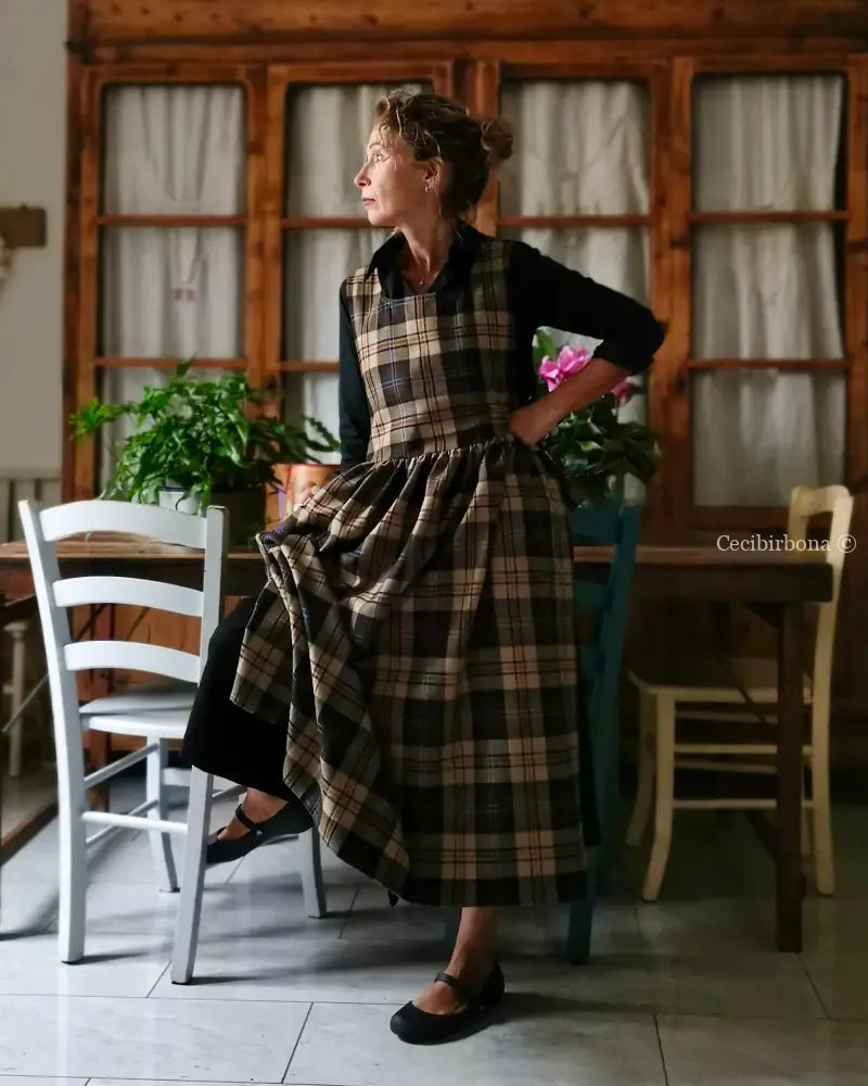 Grembiule in pura lana tartan marrone e beige (Rif. 454) grembiule donna tessuti moderni