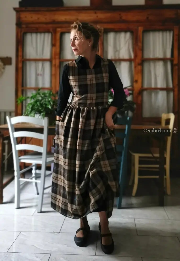 Grembiule in pura lana tartan marrone e beige (Rif. 454) grembiule donna tessuti moderni