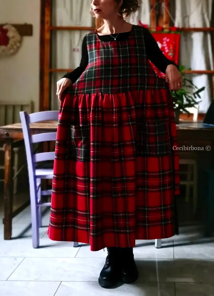 Grembiule in pura lana tartan patchwork rossa e grigia (Ref. 458) grembiule donna tessuti moderni