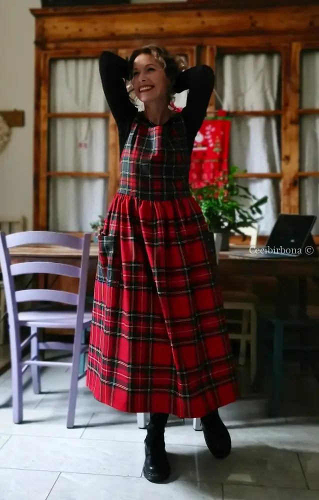Grembiule in pura lana tartan patchwork rossa e grigia (Ref. 458) grembiule donna tessuti moderni
