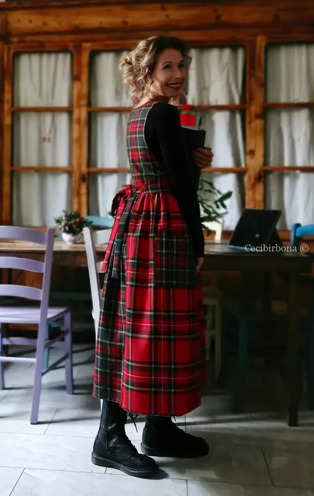 Grembiule in pura lana tartan patchwork rossa e grigia (Ref. 458) grembiule donna tessuti moderni