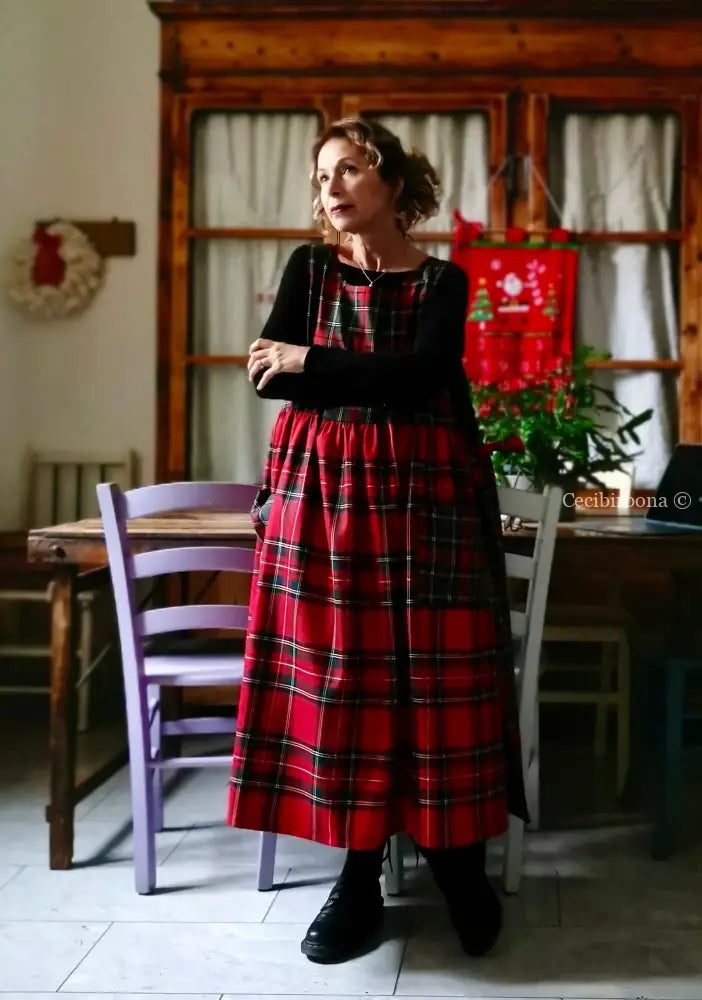 Grembiule in pura lana tartan patchwork rossa e grigia (Ref. 458) grembiule donna tessuti moderni