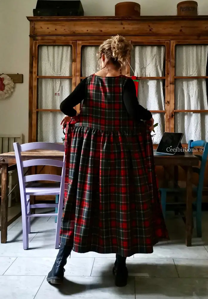 Grembiule in pura lana tartan patchwork rossa e grigia (Ref. 458) grembiule donna tessuti moderni
