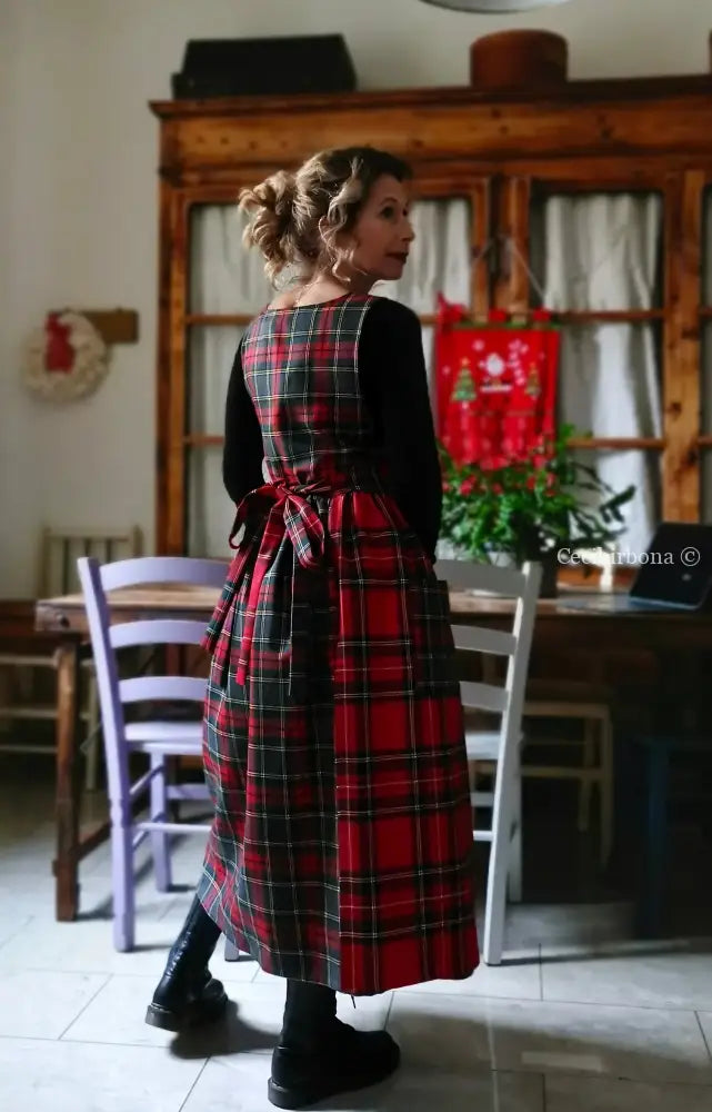 Grembiule in pura lana tartan patchwork rossa e grigia (Ref. 458) grembiule donna tessuti moderni