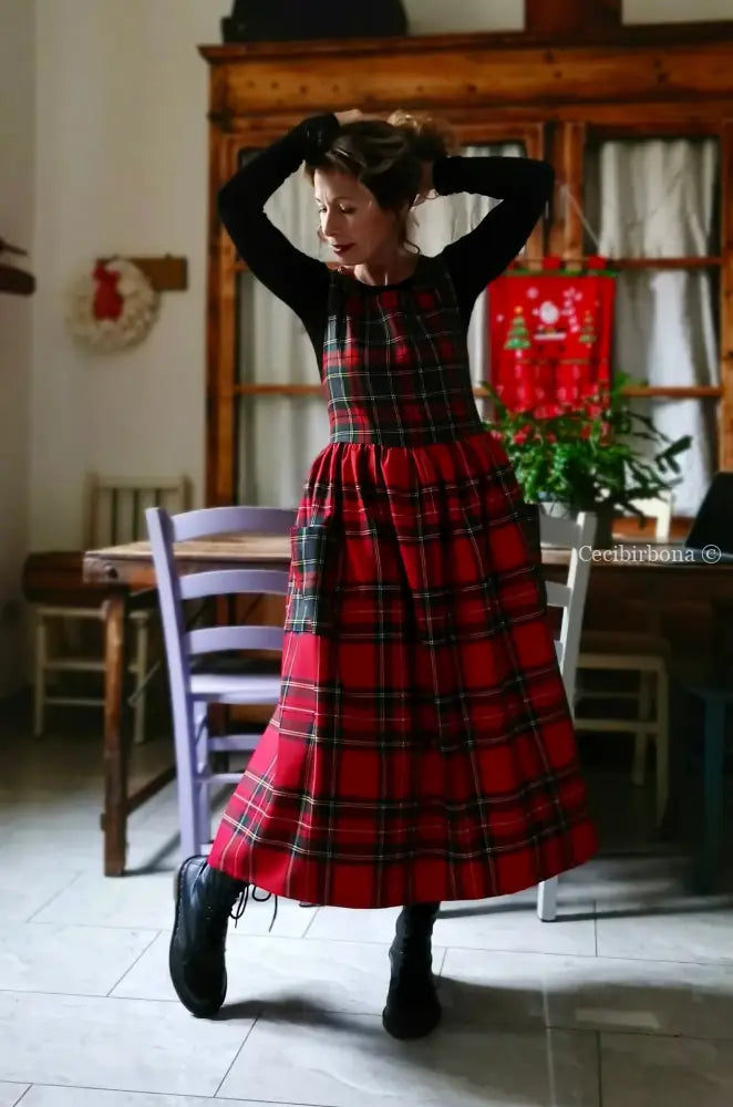 Grembiule in pura lana tartan patchwork rossa e grigia (Ref. 458) grembiule donna tessuti moderni