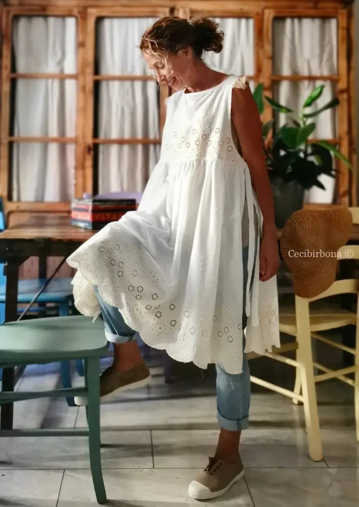 Grembiule in sangallo di cotone plumetis con tasche (Ref. 409) grembiule donna tessuti moderni