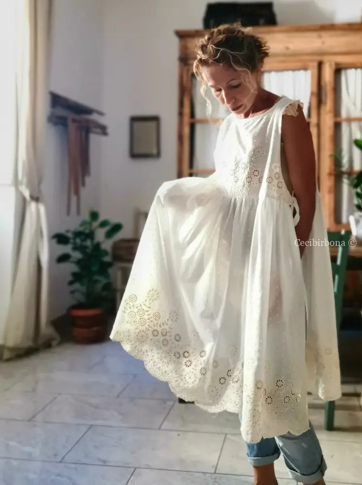 Grembiule in sangallo di cotone plumetis con tasche (Ref. 409) grembiule donna tessuti moderni