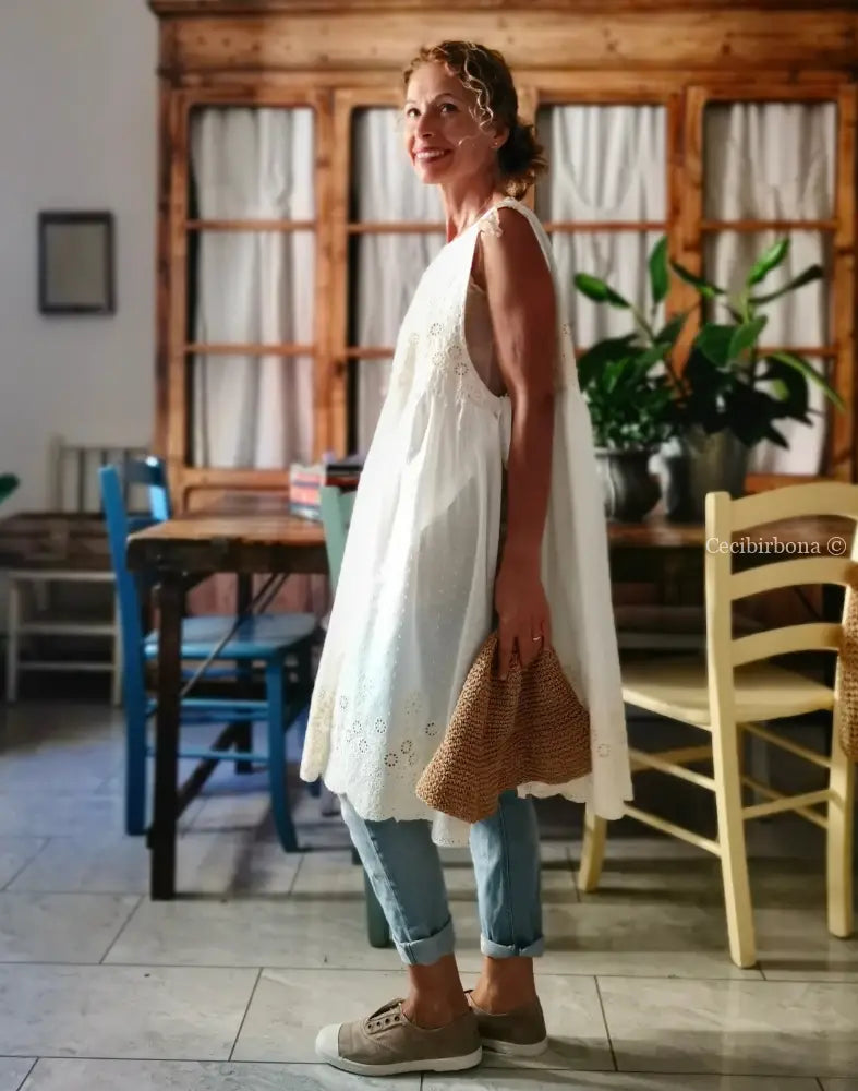 Grembiule in sangallo di cotone plumetis con tasche (Ref. 409) grembiule donna tessuti moderni