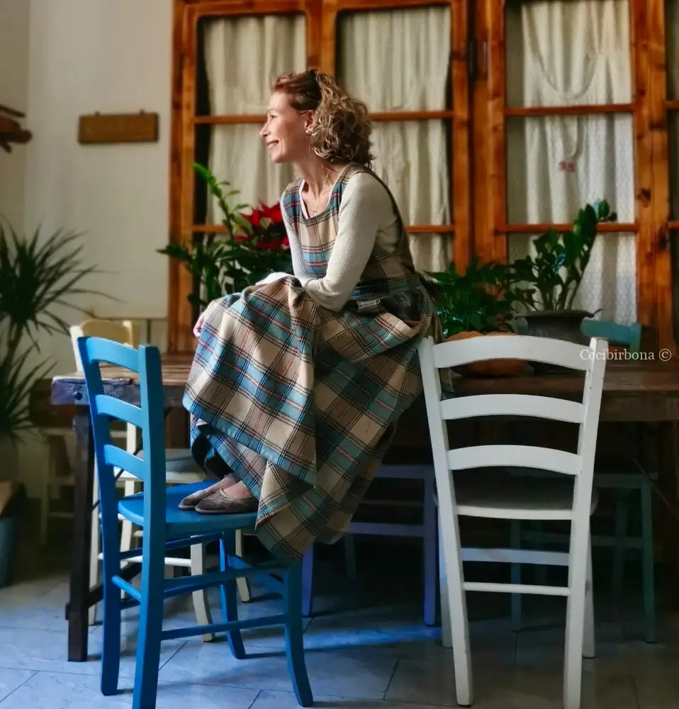 Grembiule in tartan marrone e azzurro (Ref. 362) grembiule donna tessuti moderni