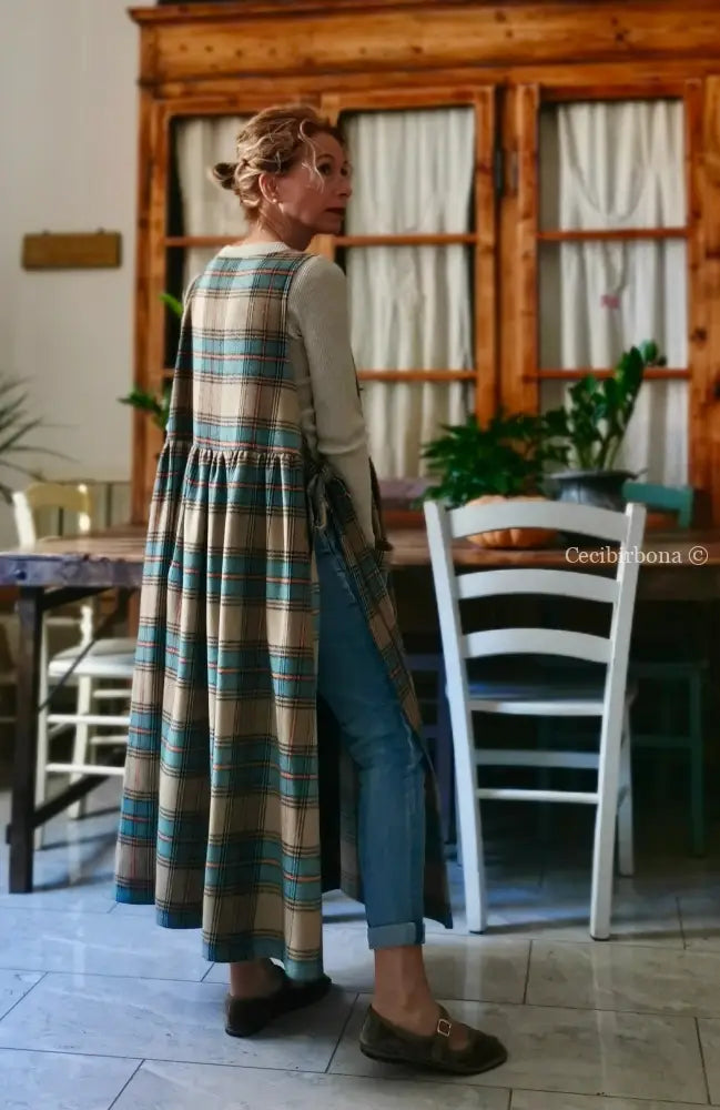 Grembiule in tartan marrone e azzurro (Ref. 362) grembiule donna tessuti moderni