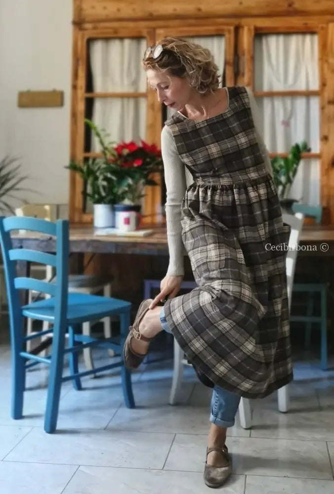Grembiule in tartan marrone (Ref. 361) grembiule donna tessuti moderni